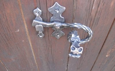 Sliding Bolt And Swivel Catch